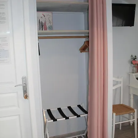 La Douce Charentaise Oda ve Kahvaltı 3*