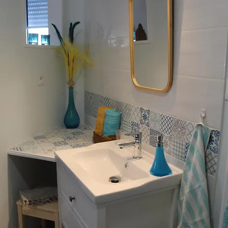 Oda ve Kahvaltı La Douce Charentaise 3*